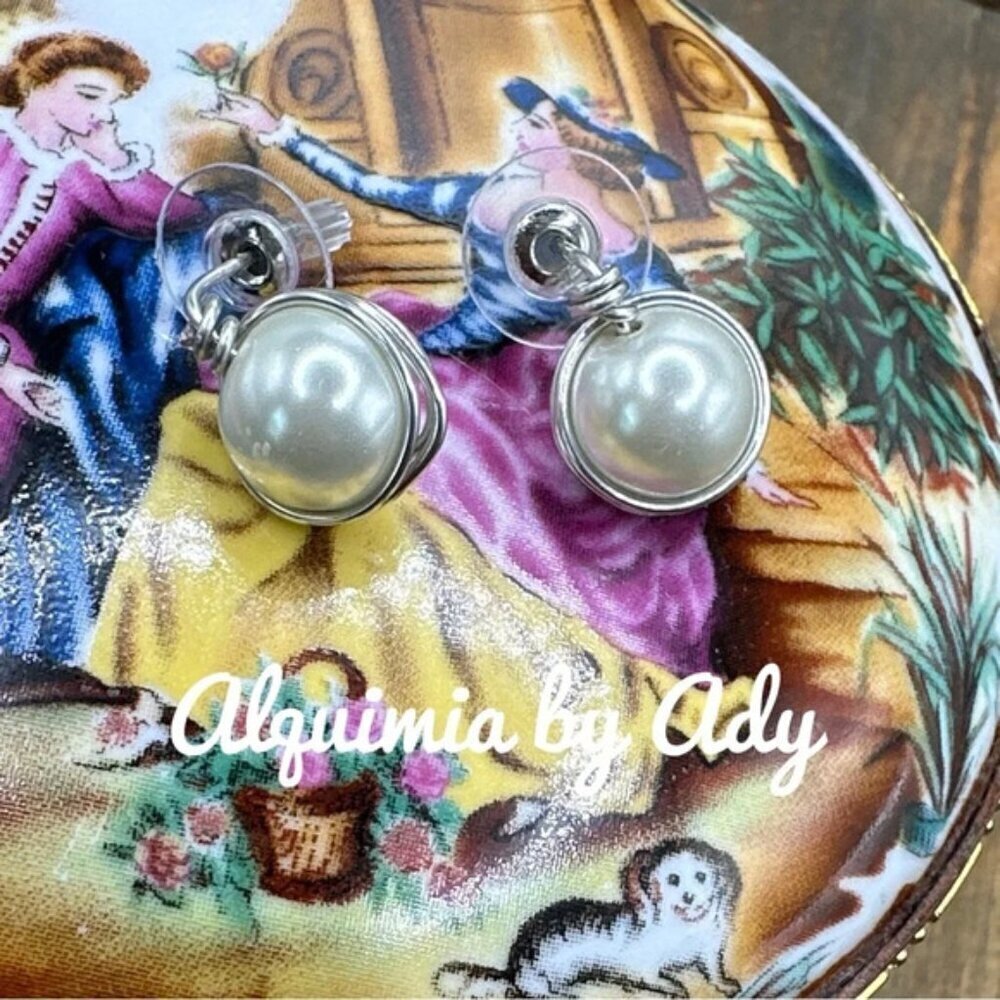 For neutral outfits pearl big Lolita studs/stud earrings/prom/cocktail/l…